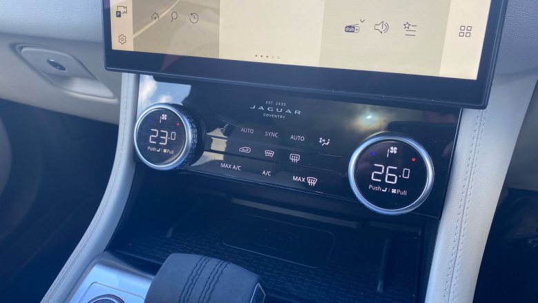 Jaguar F-Pace 2.0 D200 R-Dynamic Black 5dr Auto AWD Diesel Estate